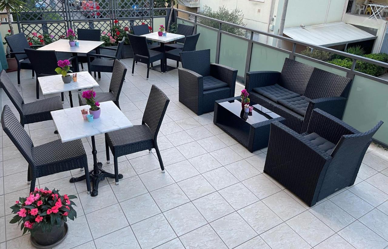 Hotel Liana Rimini Exteriör bild